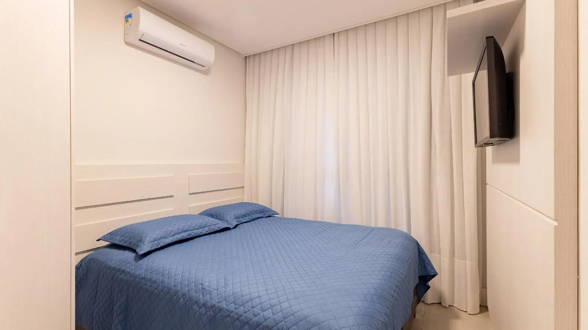 Porto Madero - Apartamento Em Condominio Com Piscina E Academia Bombinhas