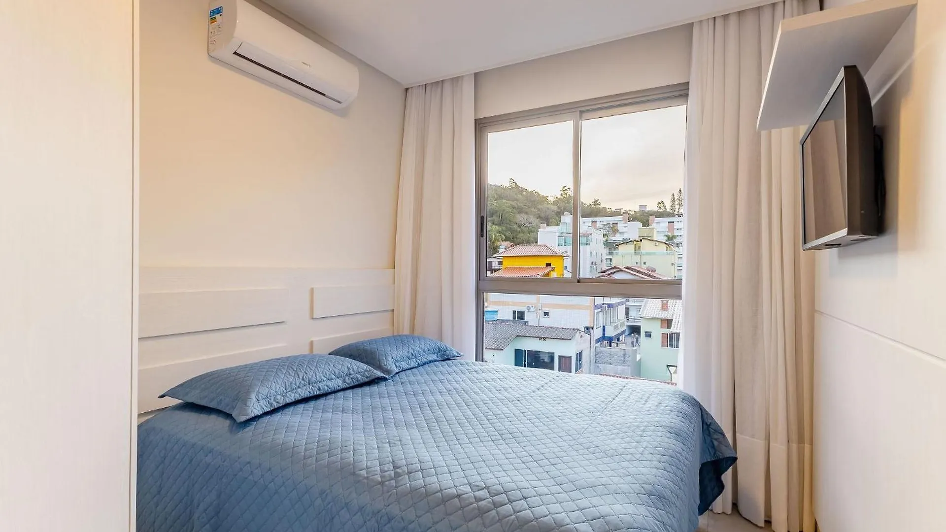 Porto Madero - Apartamento Em Condominio Com Piscina E Academia Bombinhas Brasil